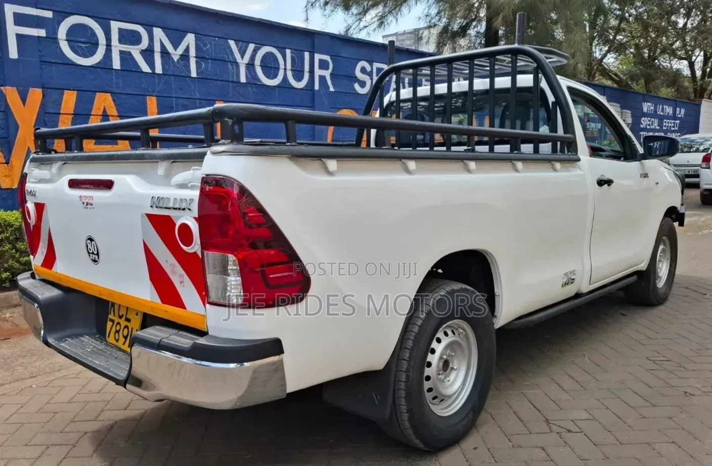 Toyota Hilux Revo Double Cab Deisel 2.4 AWD 2017 White