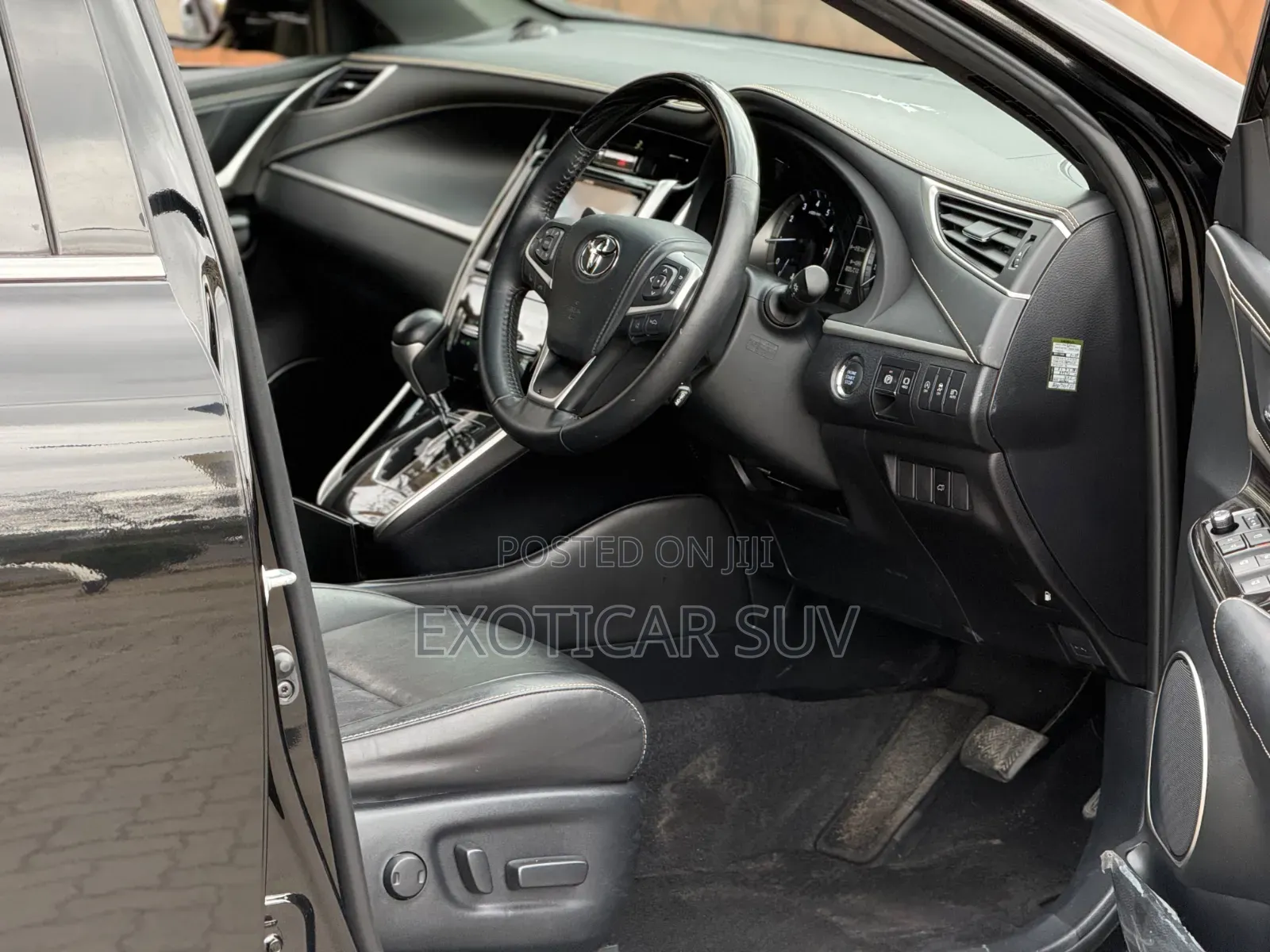 Toyota Harrier 2.0 2019 Black