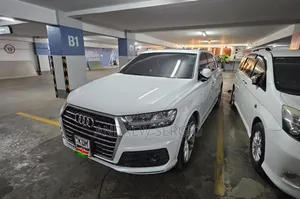 Audi Q7 2.0T Premium AWD quattro 2017 White