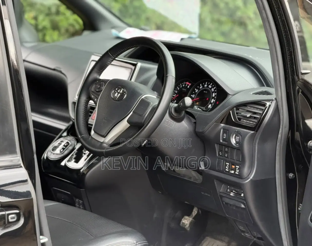 Toyota Noah 2019 Black