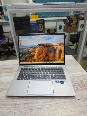 New Laptop HP ZBook Firefly G9 16GB Intel Core i7 SSD 512GB
