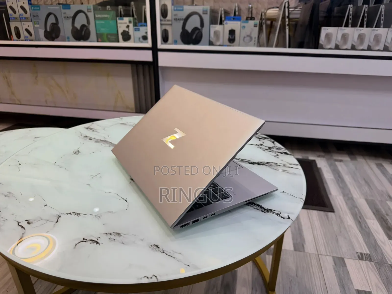 New Laptop HP ZBook Firefly G9 16GB Intel Core i7 SSD 512GB