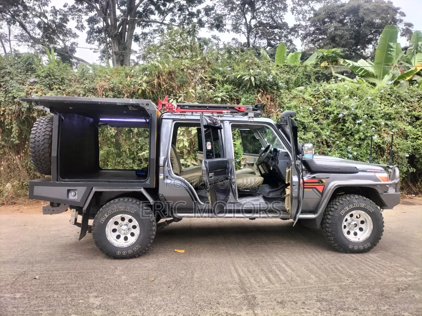 Toyota Land Cruiser 2014 Gray