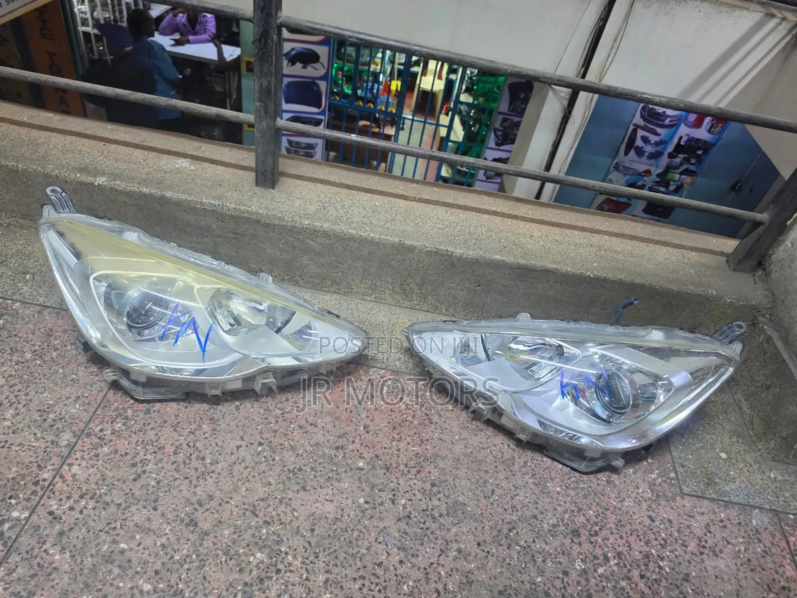 Toyota Aqua 2014-2017 Headlights