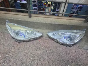 Toyota Aqua 2014-2017 Headlights