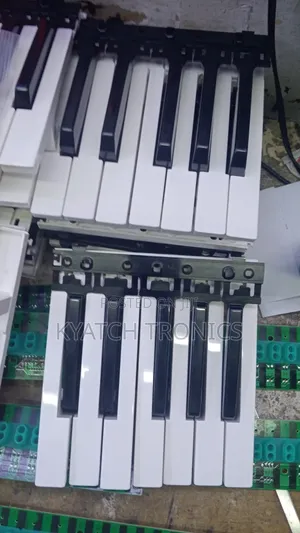 Yamaha PSR S670 Keys