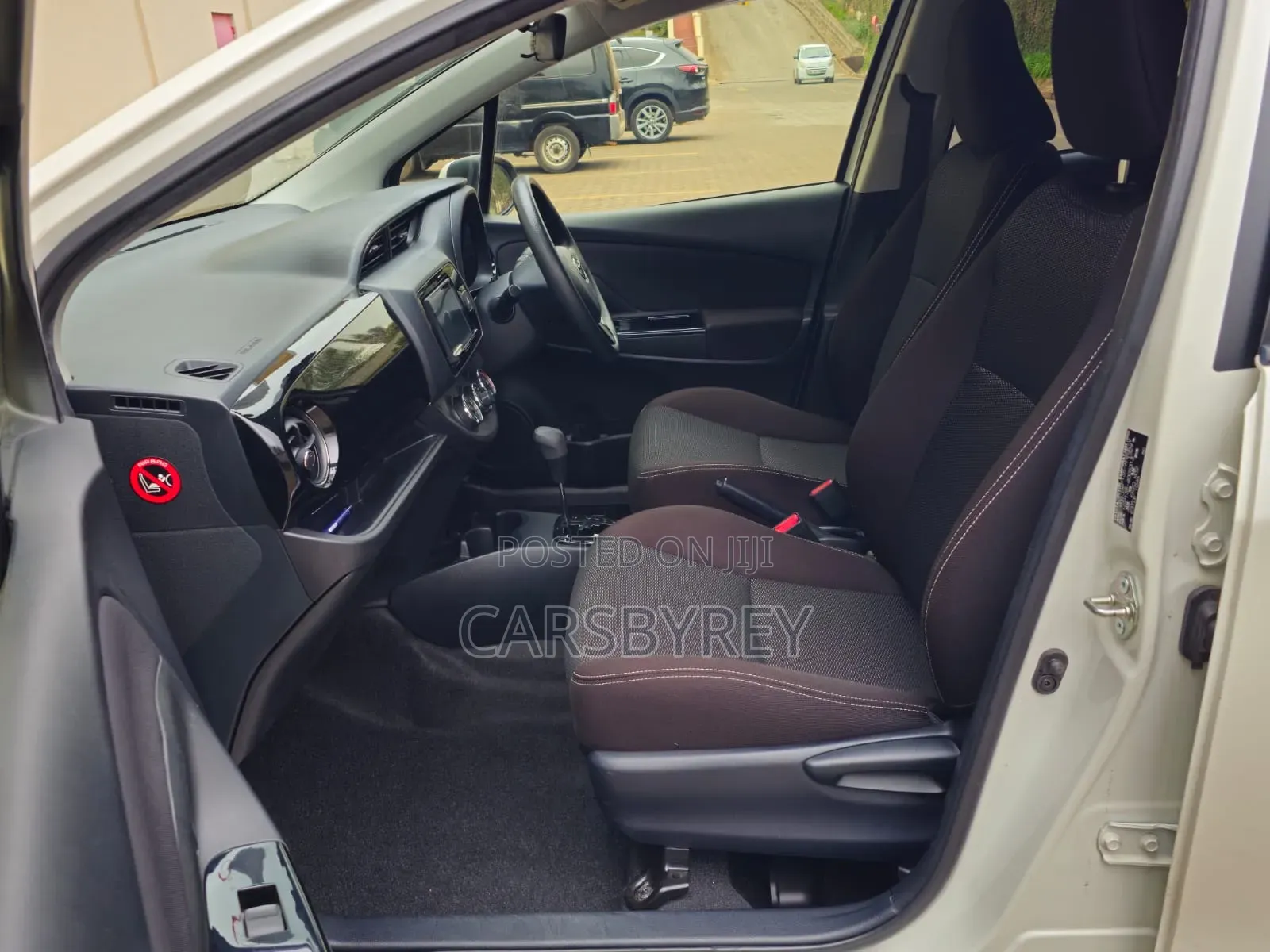 Toyota Vitz 2019 White