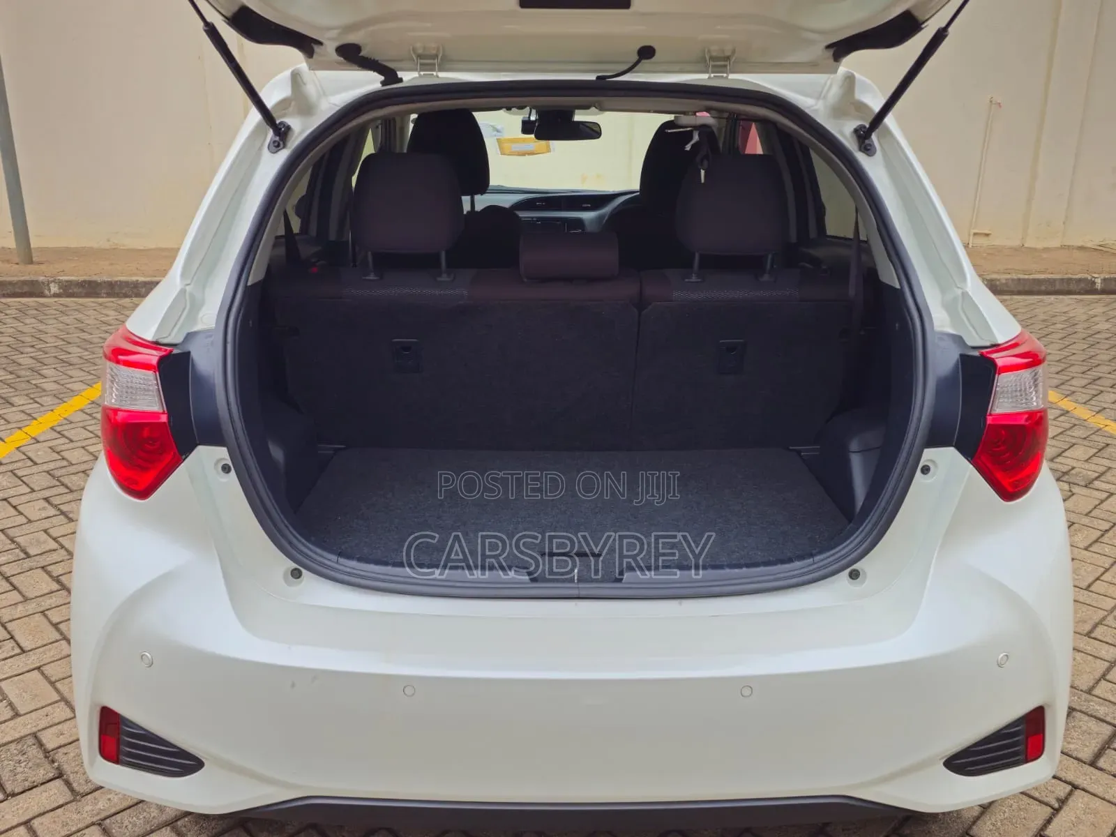 Toyota Vitz 2019 White