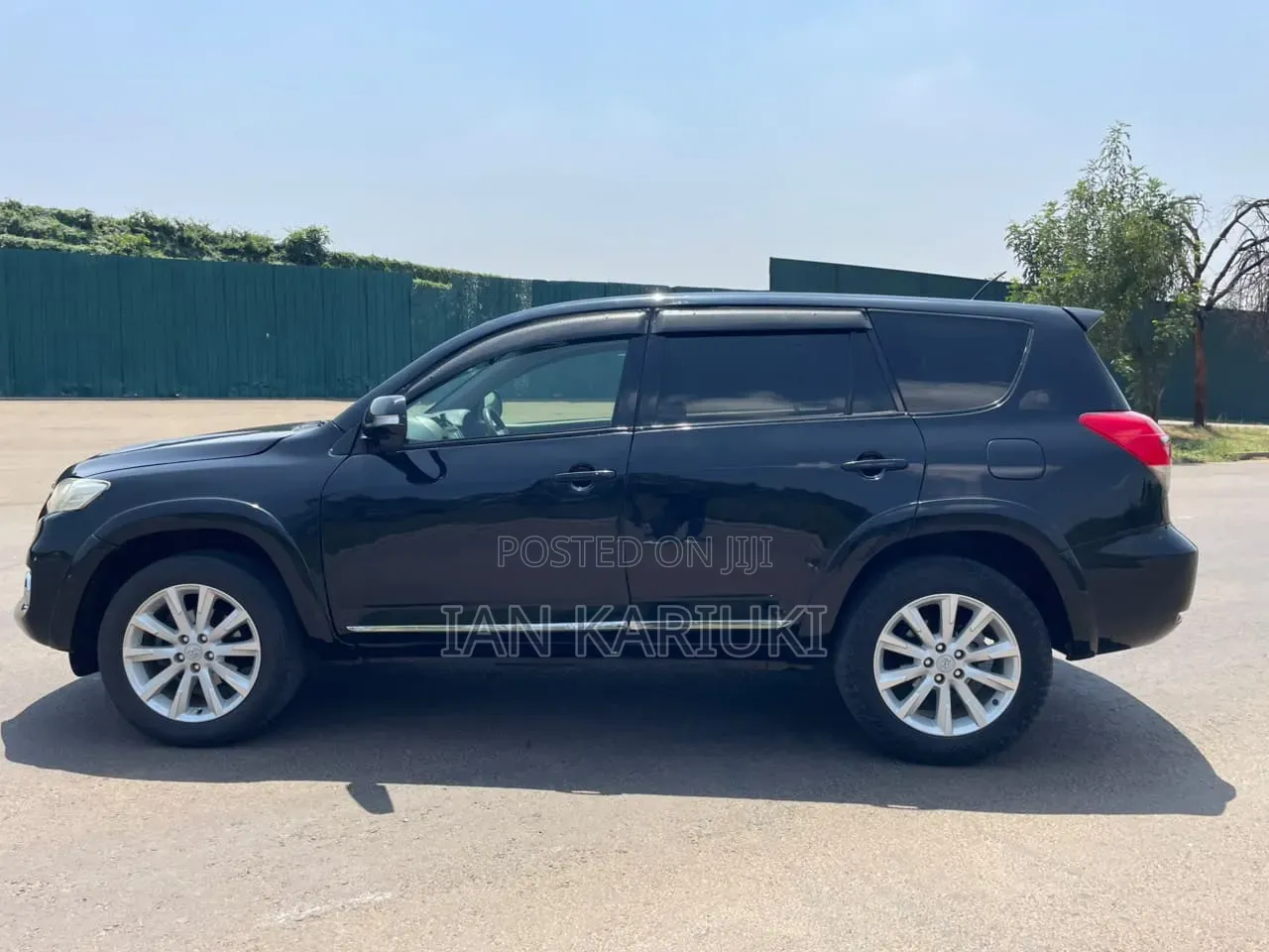 Toyota Vanguard 2012 Black