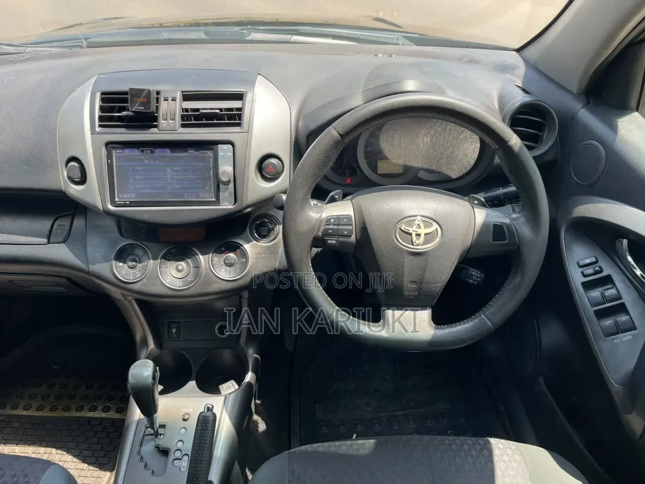 Toyota Vanguard 2012 Black