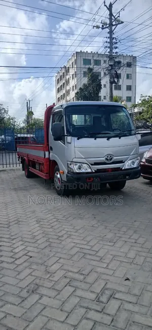 Toyota Dyna 2020 Silver