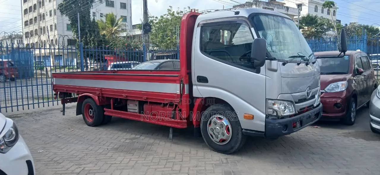 Toyota Dyna 2020 Silver