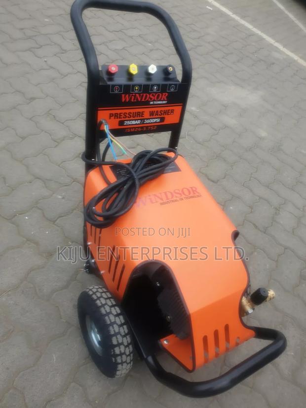 Pressure Washer - thumbnail 6