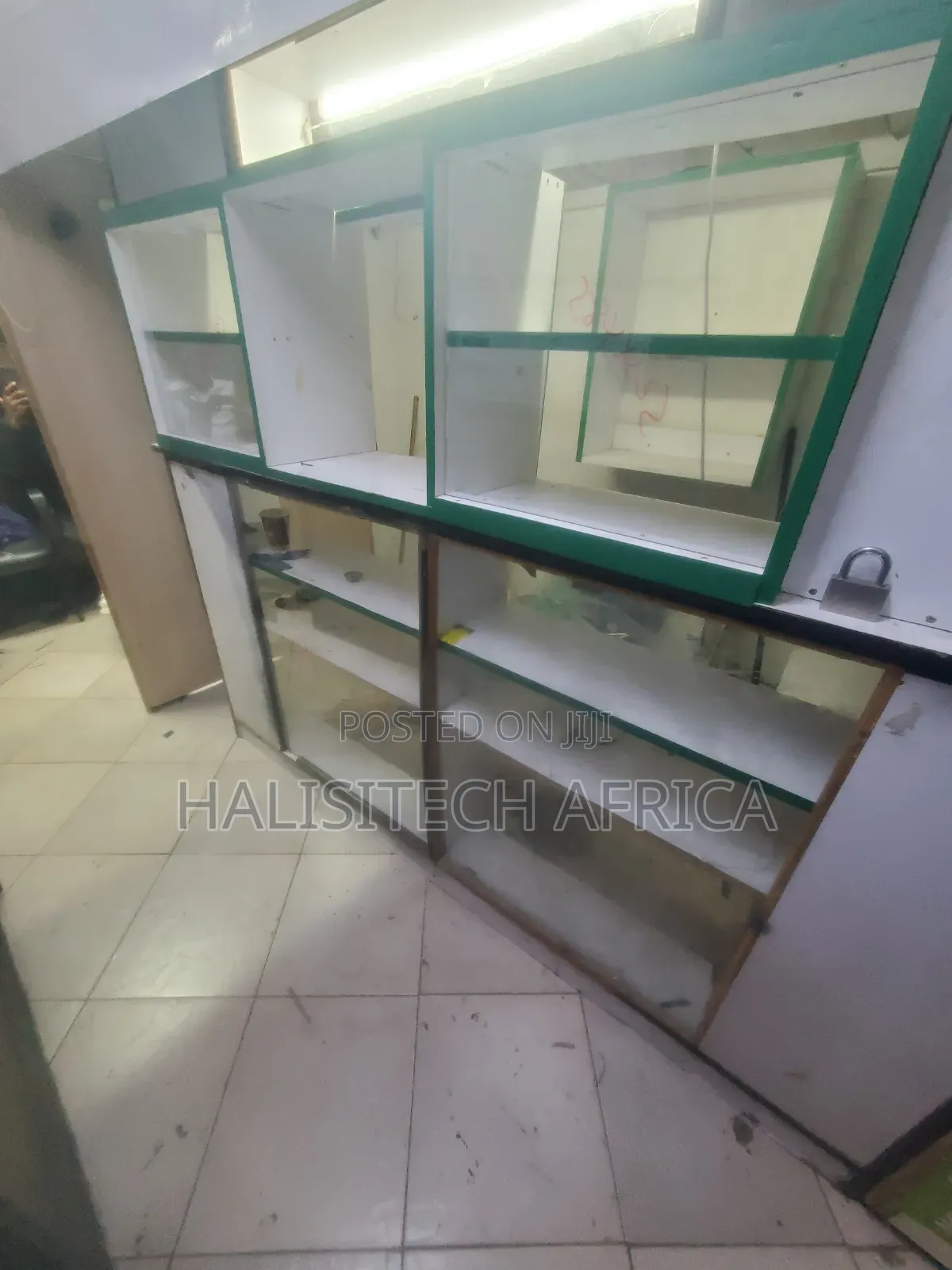 Spacious SHOP to Let With SHELVES + Free WiFi