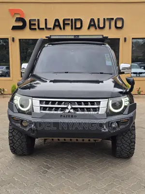 Mitsubishi Pajero Exceed 2017 Black