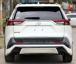 Toyota RAV4 Adventure 2019 White