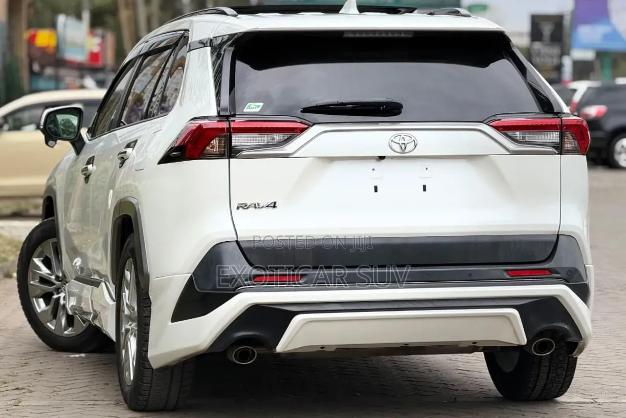 Toyota RAV4 Adventure 2019 White