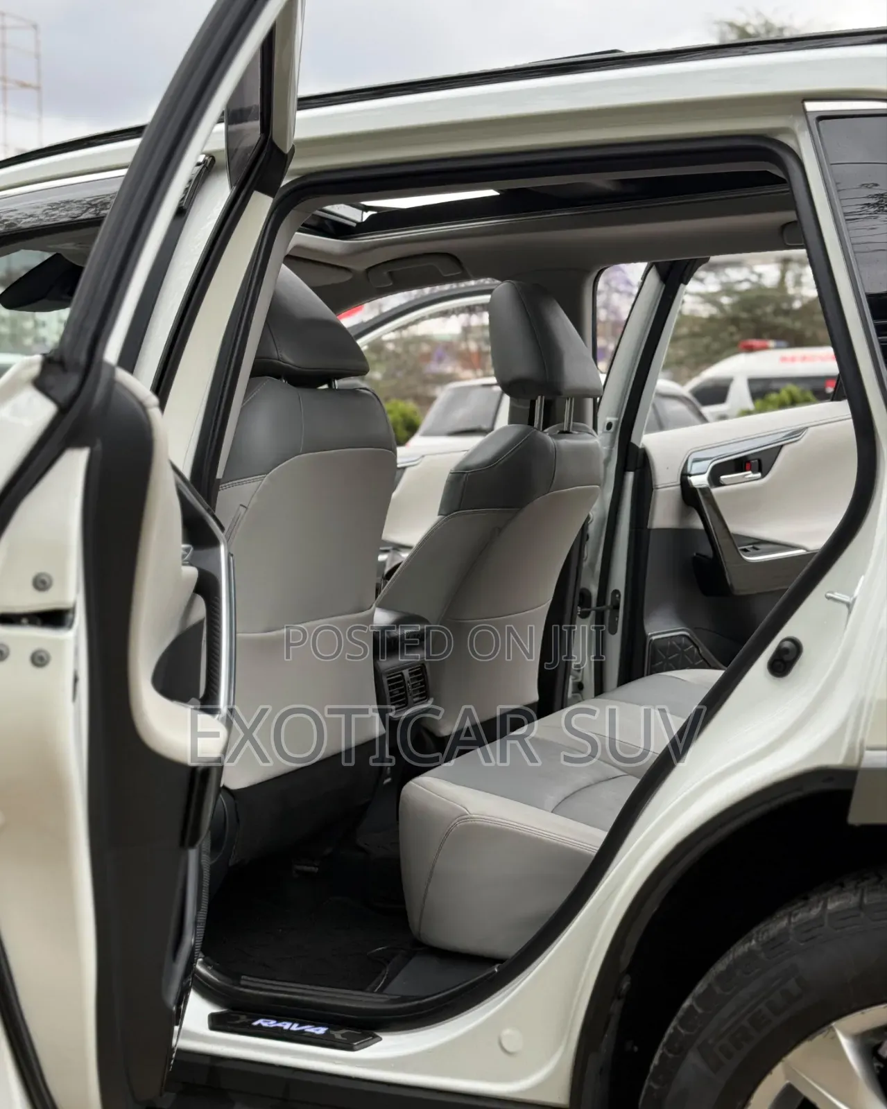 Toyota RAV4 Adventure 2019 White