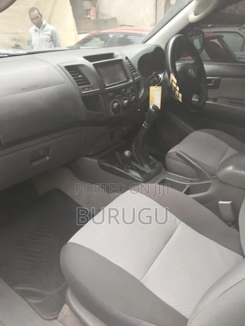 Toyota Hilux 2015 White