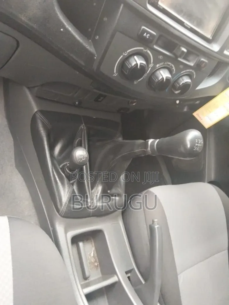 Toyota Hilux 2015 White