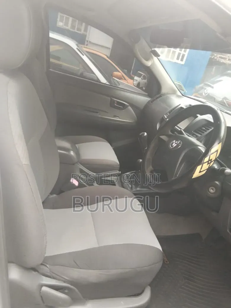 Toyota Hilux 2015 White