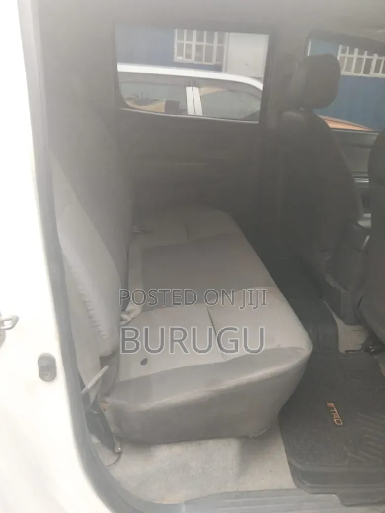 Toyota Hilux 2015 White