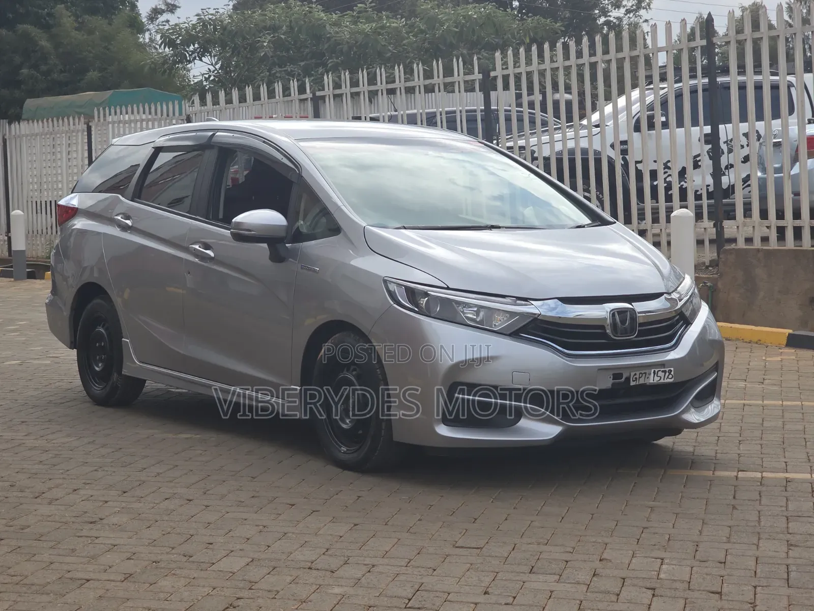 Honda Fit Shuttle 2019 Silver