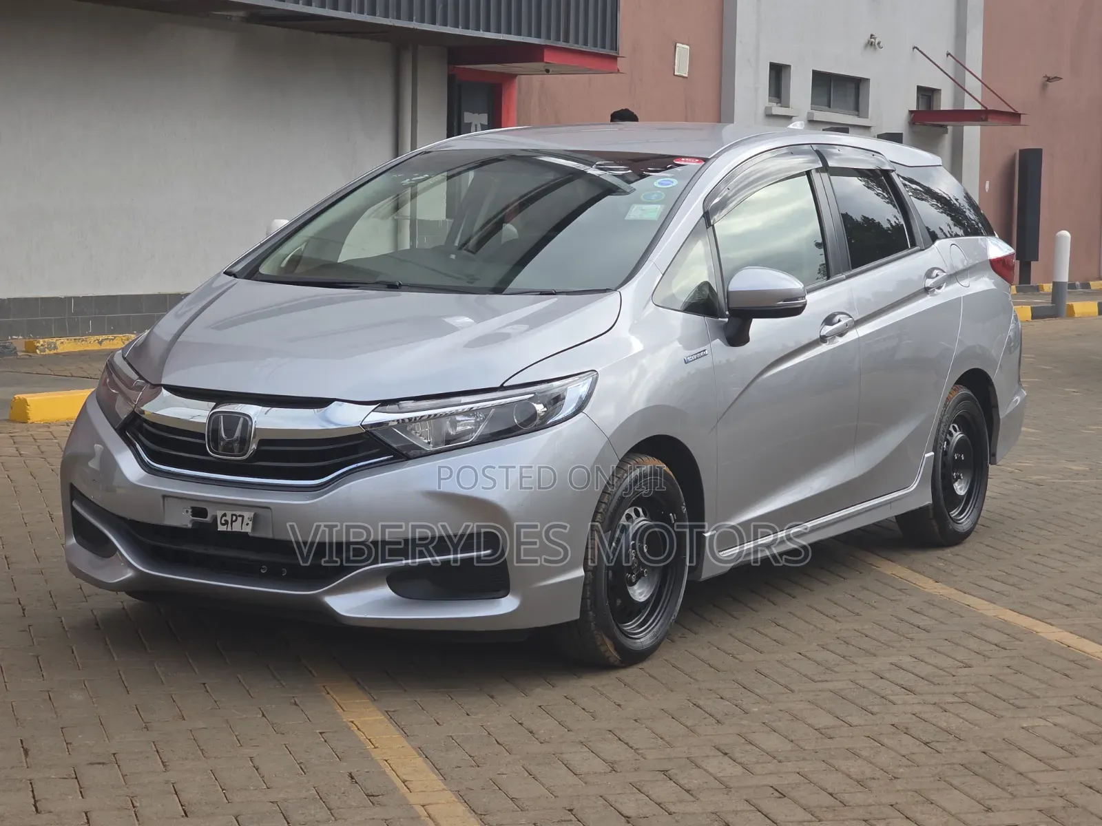 Honda Fit Shuttle 2019 Silver