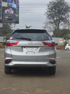 Honda Fit Shuttle 2019 Silver