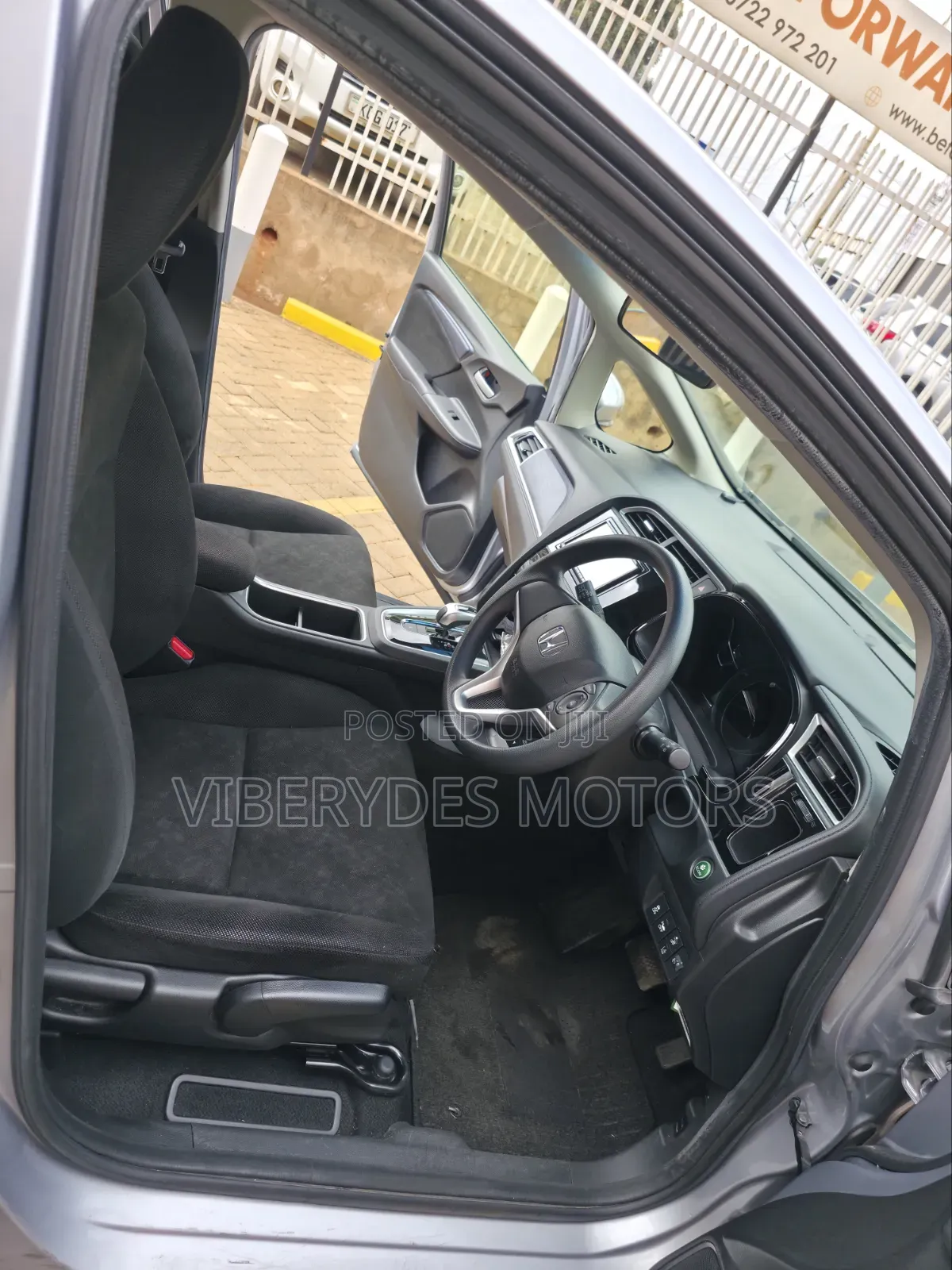 Honda Fit Shuttle 2019 Silver