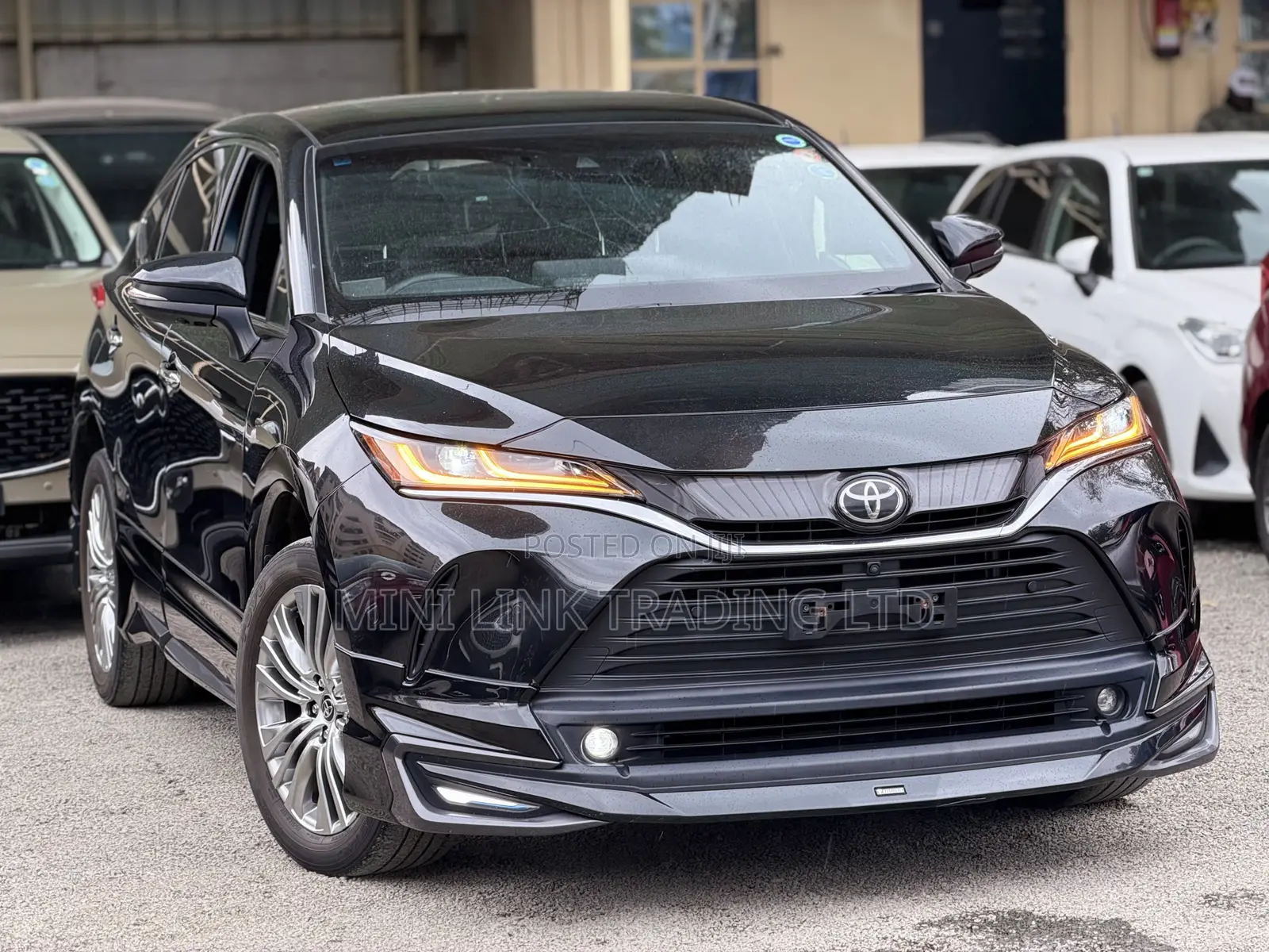 Toyota Harrier 2.0 4WD 2020 Matt Black
