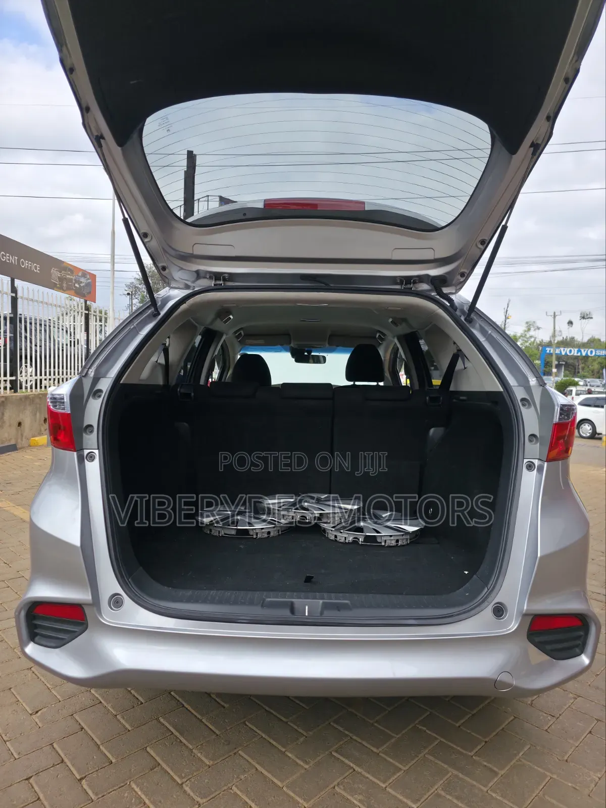 Honda Fit Shuttle 2019 Silver