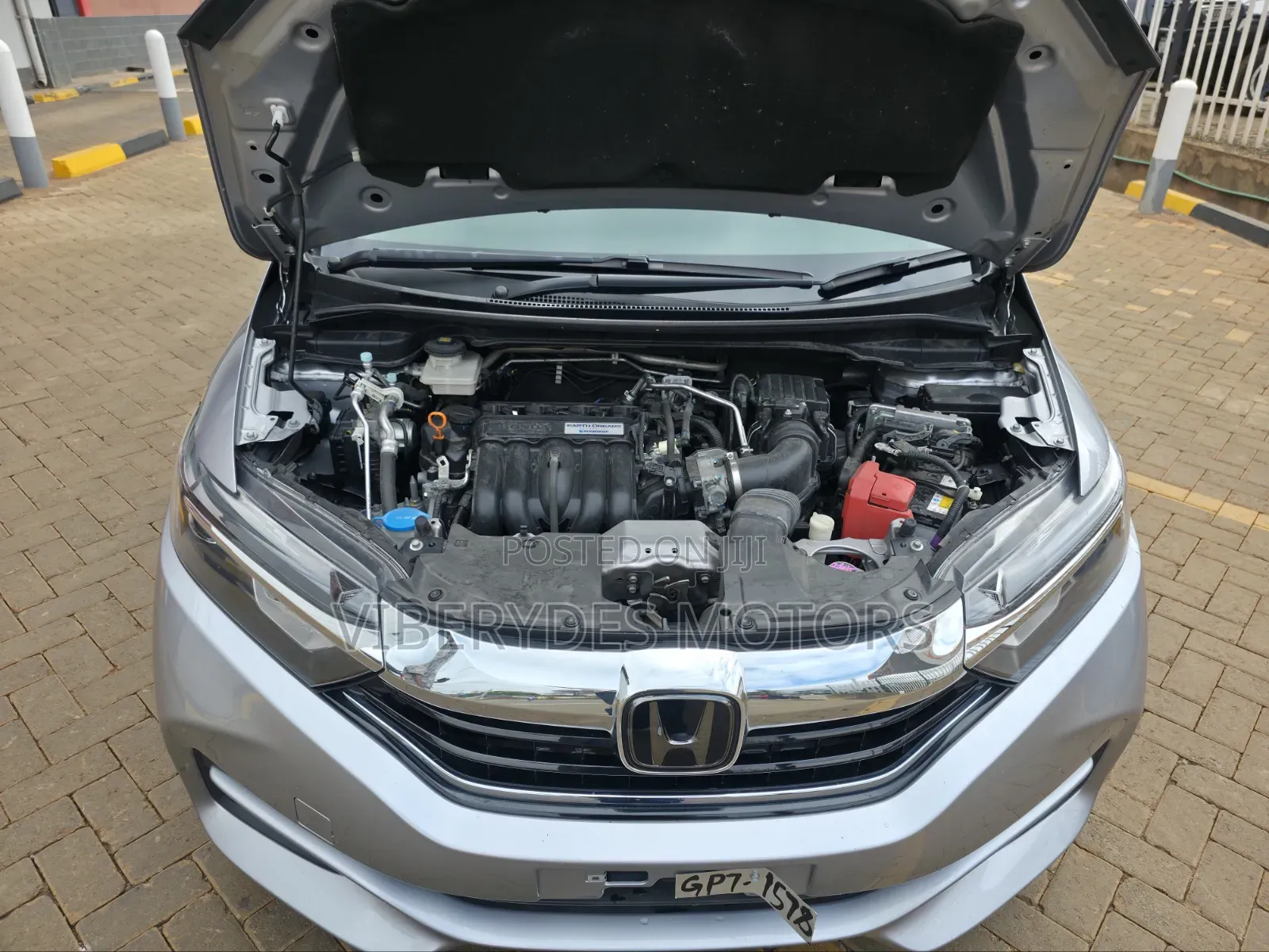 Honda Fit Shuttle 2019 Silver