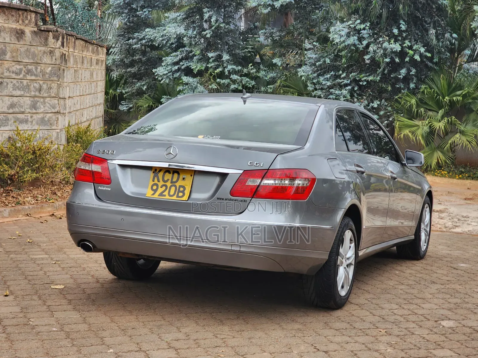 Mercedes-Benz E200 2009 Gray