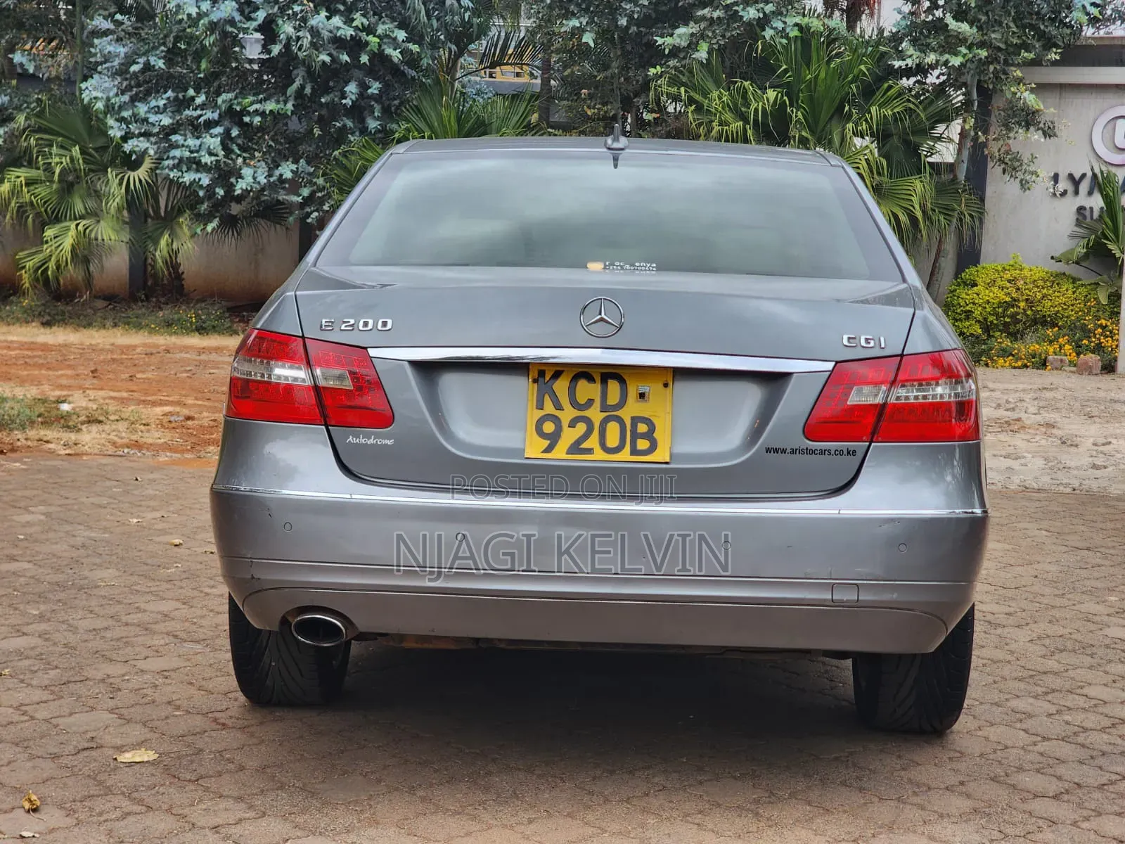 Mercedes-Benz E200 2009 Gray