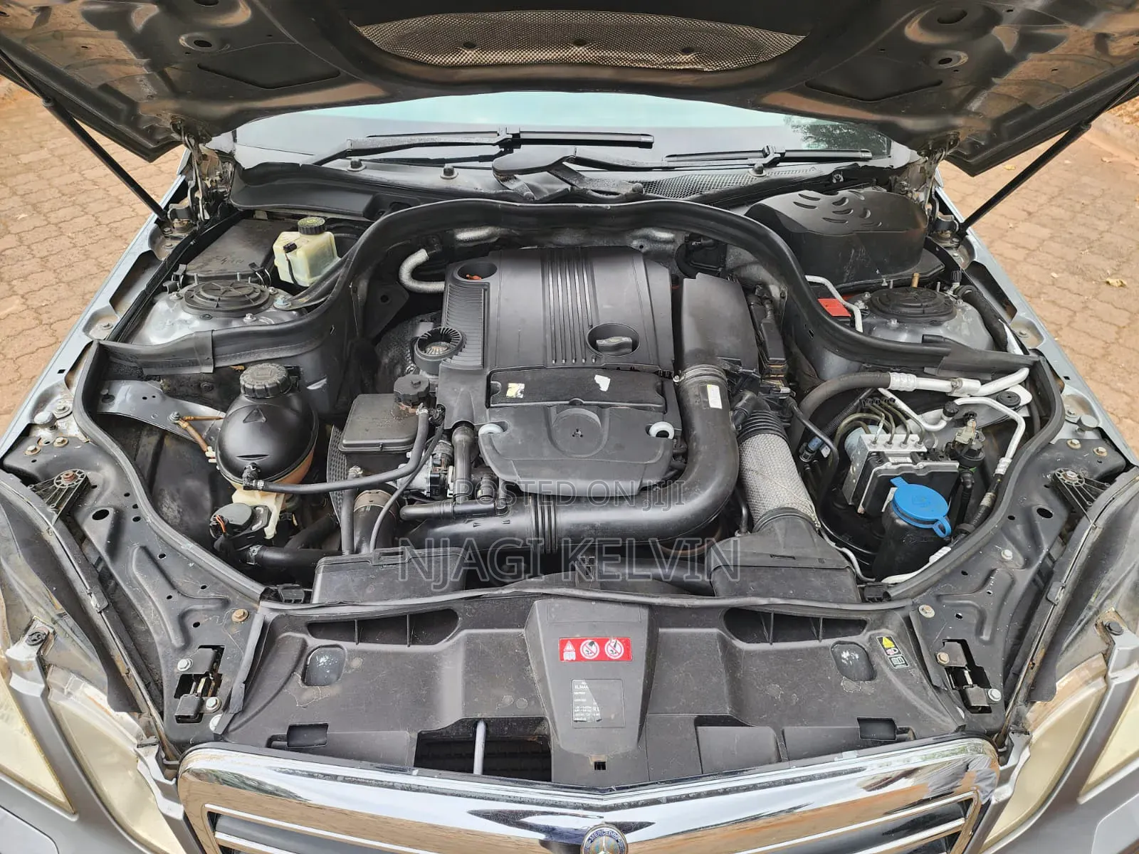Mercedes-Benz E200 2009 Gray