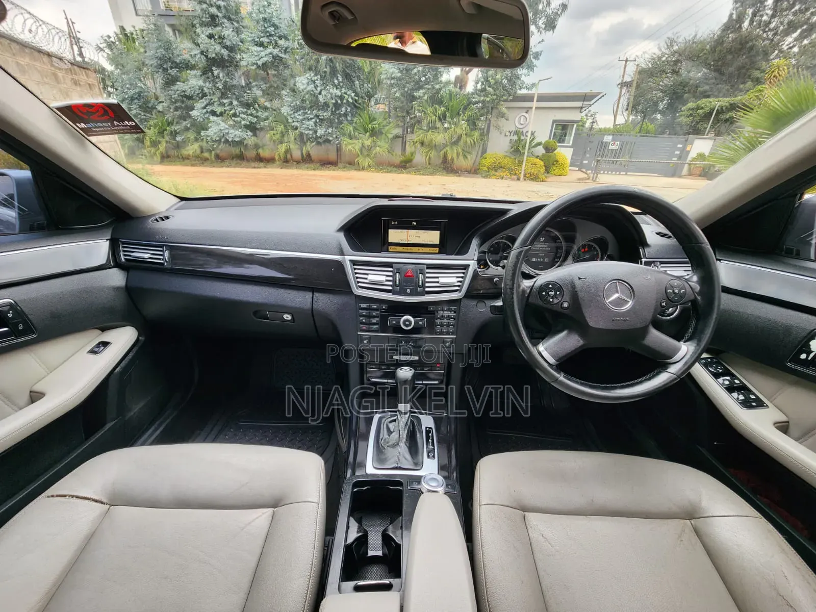 Mercedes-Benz E200 2009 Gray