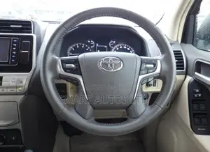 Toyota Land Cruiser Prado 2019 White