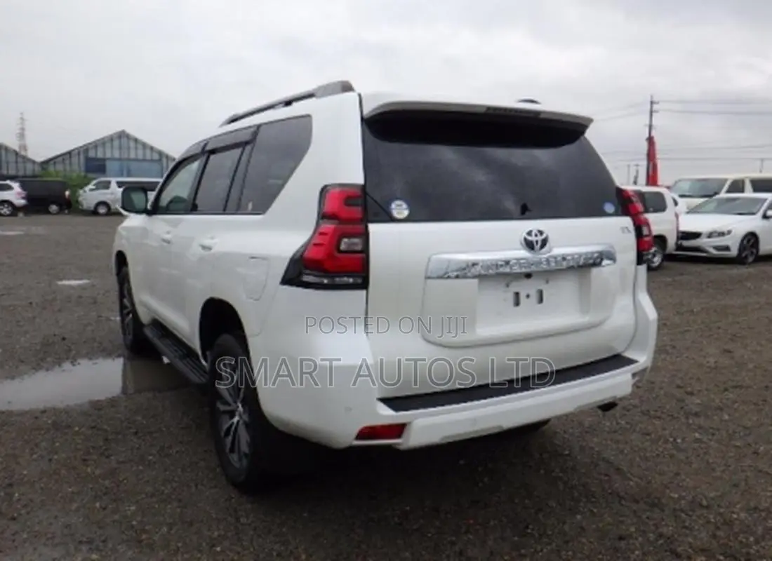 Toyota Land Cruiser Prado 2019 White