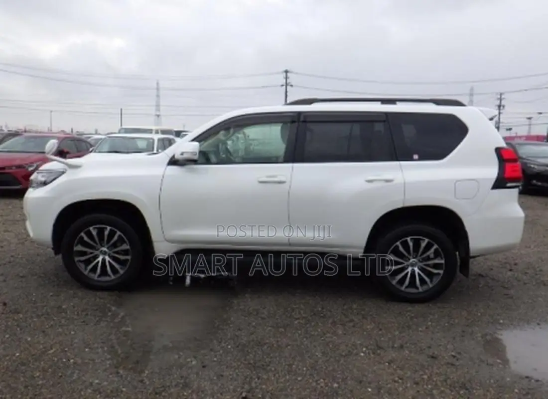 Toyota Land Cruiser Prado 2019 White