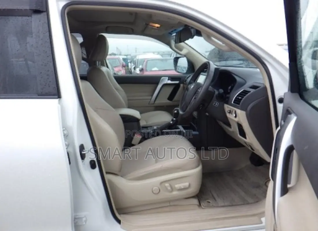 Toyota Land Cruiser Prado 2019 White