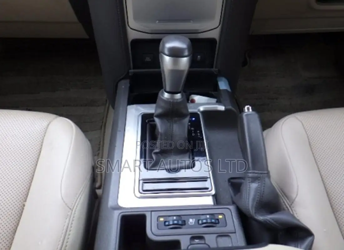 Toyota Land Cruiser Prado 2019 White