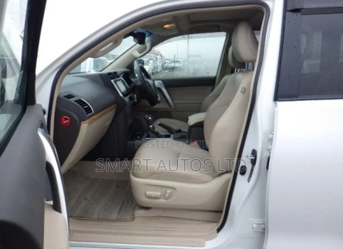 Toyota Land Cruiser Prado 2019 White