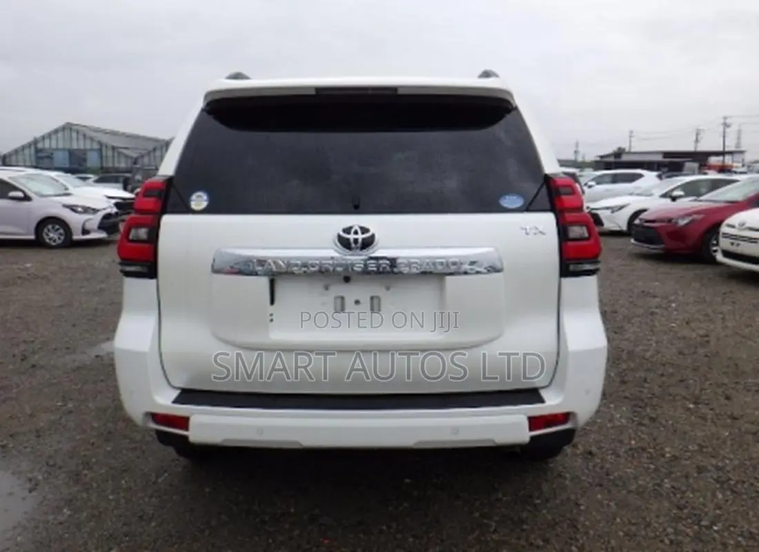 Toyota Land Cruiser Prado 2019 White