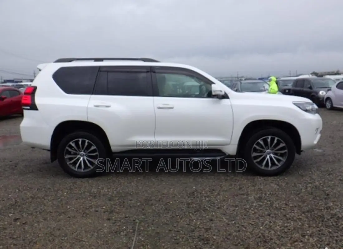Toyota Land Cruiser Prado 2019 White