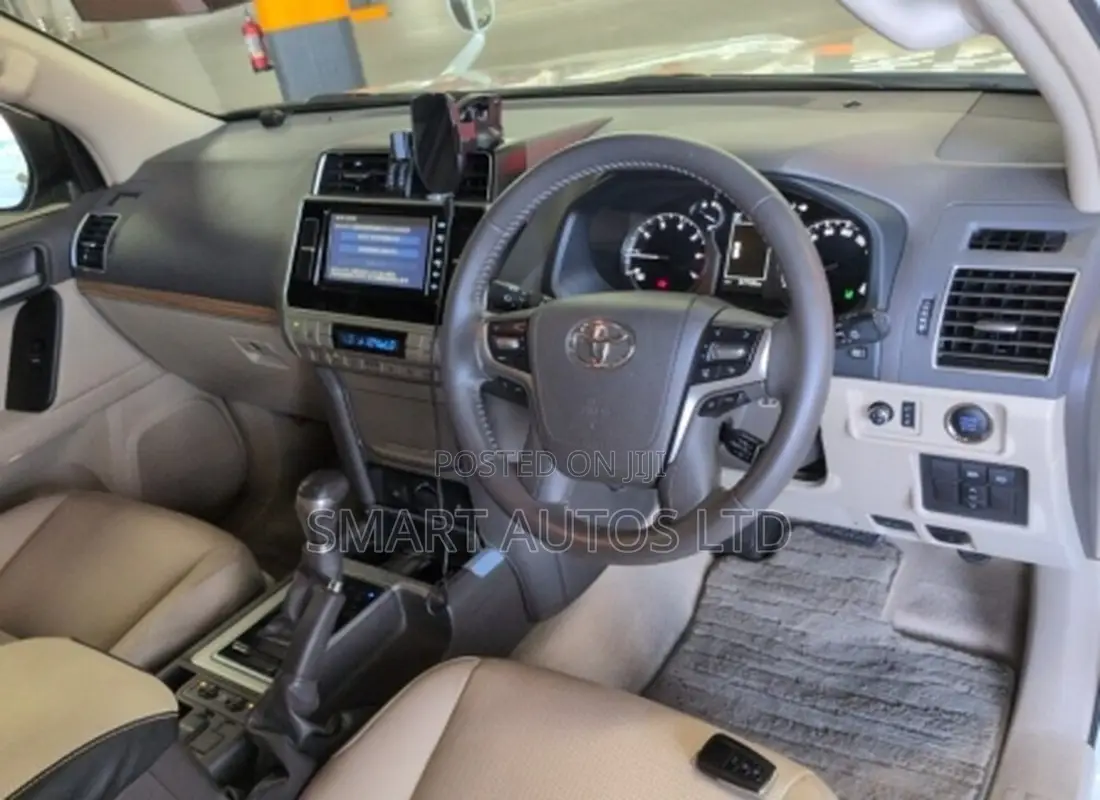 Toyota Land Cruiser Prado 2019 White