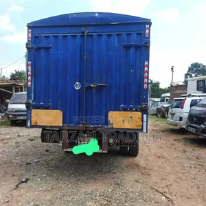 Isuzu FRR 33 2011