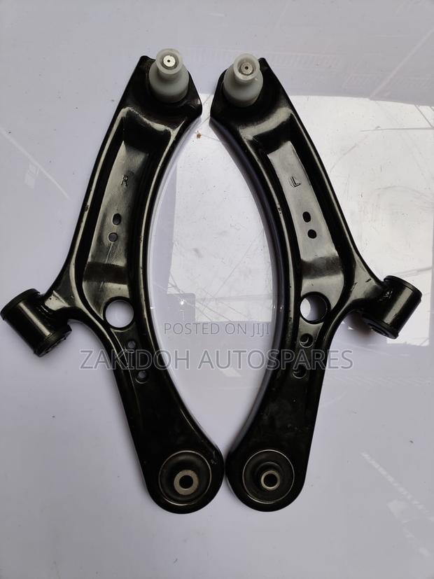 Suzuki Swift Front Arm - main view