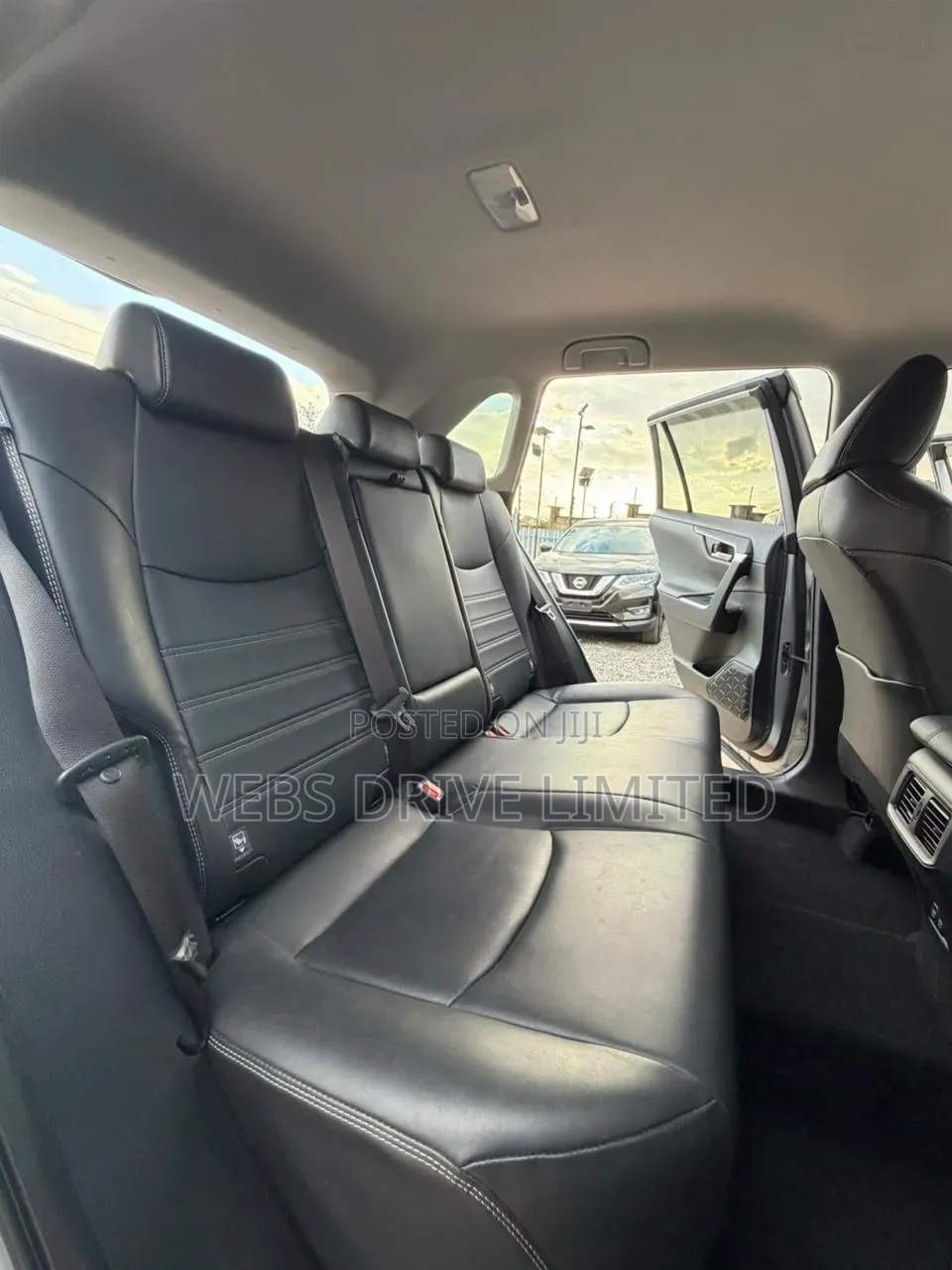 Toyota RAV4 LE AWD 2019 Silver
