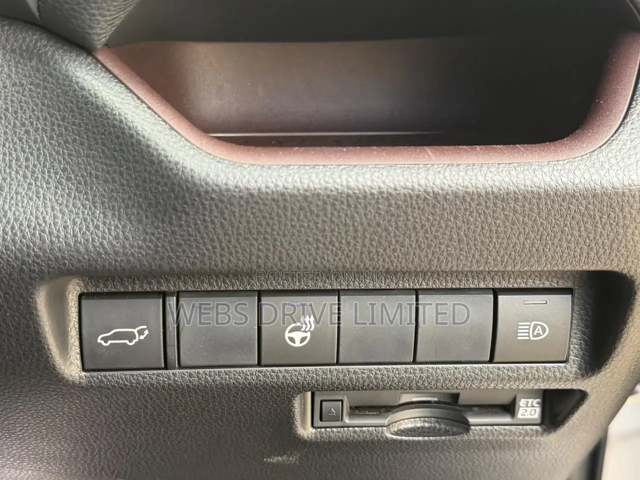 Toyota RAV4 LE AWD 2019 Silver